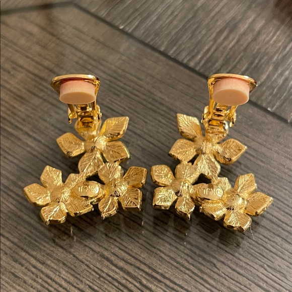 Kenneth Jay Lane Gold-tone and Pearl Floral Cluster Earrings - Picture 5 of 17